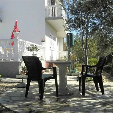 Apartment Ani - 150m From The Beach Barbat na Rabu
