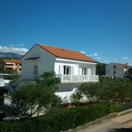 Apartment Ani - 150m From The Beach Barbat na Rabu
