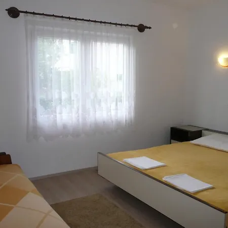 Apartment Ani - 150m From The Beach